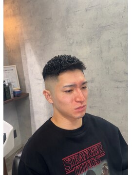 スキンフェードアイロンパーマ