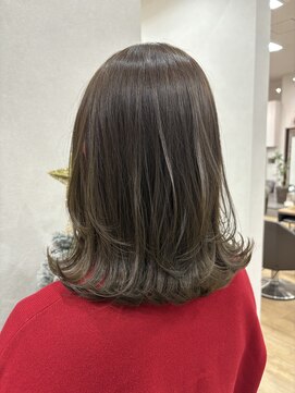 くびれミディアム×オリーブカラー