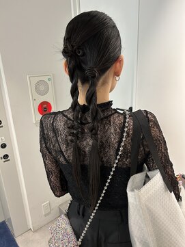 トリッカ シブヤ(TRICCA SHIBUYA) ツインアレンジ/個性派ツイン/タイトヘア/編みおろし/お呼ばれ