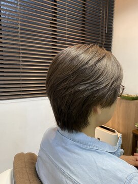 エシカル(ethical) グレイヘアを活かした明るめ透明感ベージュカラー