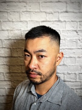 グレイスフルバーバー 赤坂見附店 ヒゲがアクセント!スキンフェードソフトモヒカン!