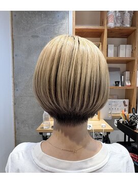 アルトル 池袋2nd(altru) ◇大人40代50代60代ショートボブ丸みショート白髪ぼかし