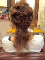 オルベリヘアリゾート(OLUVELI hair resort) くるりんぱ＋編みこみ