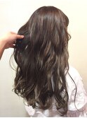 ホワイトベージュ