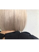 e.m.a プレミアムビューティーサロン 栄駅店(e.m.a PREMIUM BEAUTY SALON)&nbsp;ハイトーンカラー/切りっぱなしボブ