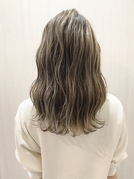 アールプラスヘアサロン(ar+ hair salon) アッシュベージュ×糸 ハイライト×透明感