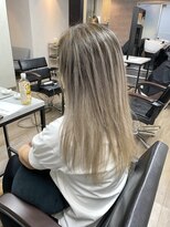 ヴィフ 大船(VIF)&nbsp;ホワイトグレージュ(カラー)×バレイヤージュ(ケアブリーチ)