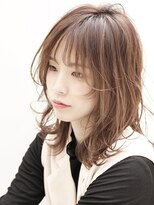 フェルナ(FERNA) 【大人可愛い外ハネミディ】