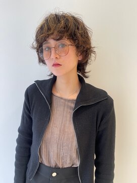 レノ(RENO) レディースショートスパイラルパーマウルフカットニュアンス