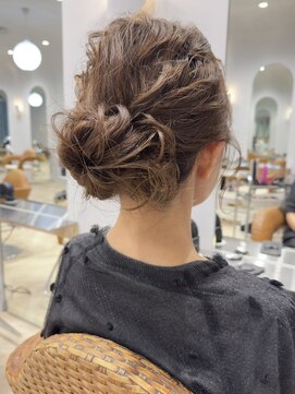 ティエラ 原宿 表参道(Tierra) 〈Tierra毛利仁美〉和装・洋装にもおすすめシニオン