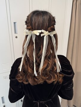 ツイストハーフアップ