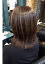 モナン 海老名(Monan)&nbsp;ミディアムヘア レイヤーカット ハイライトカラー