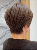 青山白髪ぼかしハイライトミディアムボブアッシュグレージュ50代
