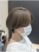 韓国マッシュ×くせ毛ショート×ナチュラルベージュ