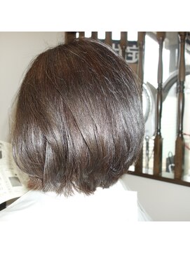 美容室 夢先案内 リタッチキララで大人の艶感！ミディアムボブ