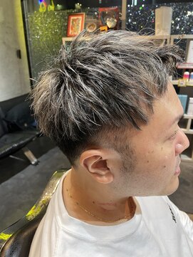 スパークスヘア(Sparks hair) ちょー極細ホワイトメッシュスタイル♪