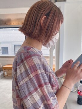 ヌーフェム(nuu fem) 顔まわりカットナチュラルレイヤー小顔カットピンクベージュ