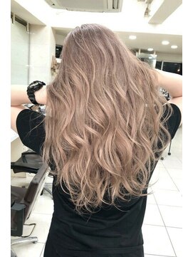 リア 大阪梅田(Ria) ～ミルクティーべージュ～【Ria 大阪 梅田】