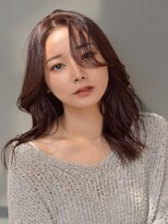 シーン(SCENE)&nbsp;センターパート　透明感　ブラウンカラー　艶感【天神/今泉】