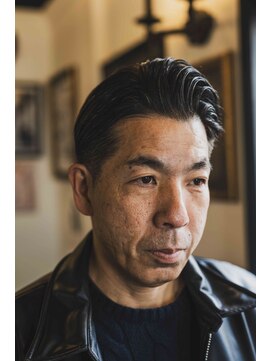 バーバーアカイ(BARBER AKAI) 2ブロック　サイドパートスタイル