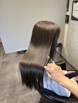 アクロマティック(Achromatic) アッシュ系カラー