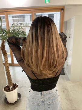 キング 心斎橋店(K!ng) ハイライトカラーミルクティーベージュレイヤーカット