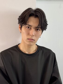 クロト(Clotho) センターパート/フェザーパーマ/波巻きツイストスパイラル