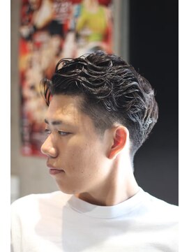 キングスマントーキョー 三鷹店(KINGSMAN TOKYO) 緩めツイスパ