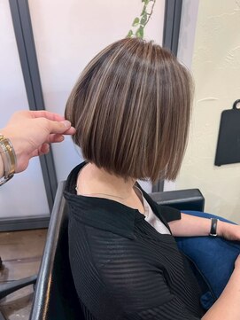 ウル(Ulu) 白髪率低めな方にオススメ コントラスト白髪ぼかしハイライト