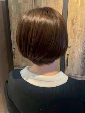 ナフィ バイ エイム 町田店(Nafie by eim) 丸みショートボブ/大人上品ボブ/艶髪グレージュ/シアーベージュ