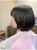 顔まわりだけでも雰囲気が変わります。