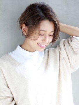 クィーンズガーデンバイケーツーギンザ(QUEEN’S GARDEN by K two GINZA) [K-two銀座]センターパートのハンサムセンシュアルショート