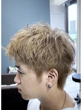 イコール(equal) スパイキーショートミルクティーベージュ