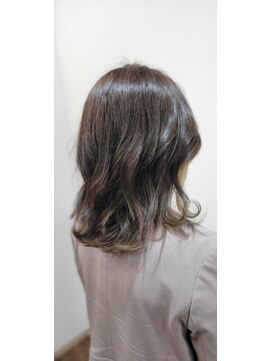キキヘアメイク(kiki hair make) しんや【イヤリングカラー】