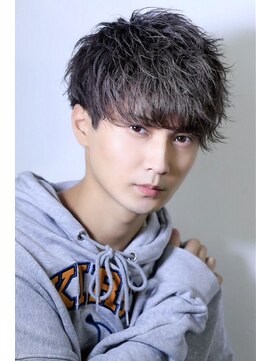 リップス 立川(LIPPS) 憧れのシルバーカラー