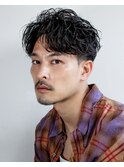 刈り上げアップバングショートセンターパートビジネスヘア