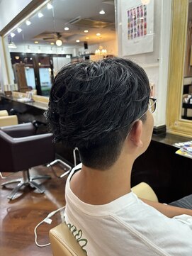 シャンプーボーイアネックス(SHAMPOO BOY Annex) フェザーパーマ　センターパート　佐世保