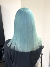 《ダメージを抑えた優しいカラー》最高級の薬剤と塗布技術で髪への負担を最小限に抑えます。[ブリーチ]