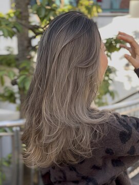 アイコントーキョー(i CON TOKYO) 透け感ハイライト｜シルキーベージュレイヤー