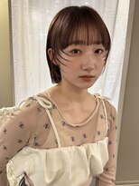 ニモ(NIMO.) ピンクベージュ Wカラー ボブスタイル
