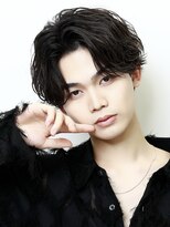 リップス 天神(LIPPS)&nbsp;縦落ち波巻きツーブロックセンターパートパーマヘア黒髪