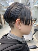 刈り上げショート、ネイビーカラー、マニッシュショート