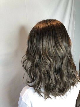 ブレイク(BREK) フォギーベージュ