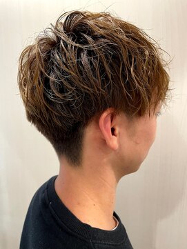 グレイスフル バーバープラチナム 六本木店(Graceful Barber platinum) ツーブロライトスパイラルパーマ