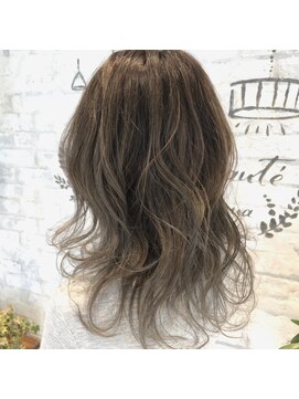 ウル(uLu.) ナチュラルバレイヤージュ×グレージュ☆