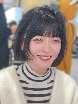 ティア(Tia.) （ボブヘア/縮毛矯正/髪質改善/内巻きボブ/きりっぱなしボブ）