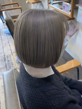 ヨンセンチメートルヒロサカ(4cm HIROSAKA) カーキアッシュ