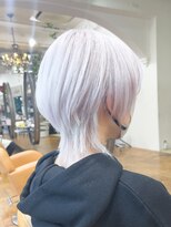 オブヘアーギンザ(Of HAIR GINZA) ホワイトブリーチ×丸みウルフカット