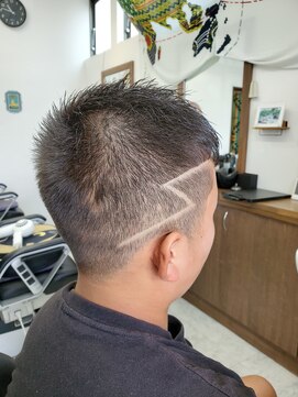 バーバースマイルケーアンドケー(BARBER SMILE K&K) ソフトモヒカン＆ライン付き