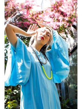 リブロ 三軒茶屋(LIBRO) カジュアル系×金髪マニッシュショート